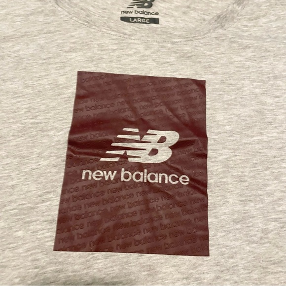 New Balance Womens Cropped T-Shirt Size Large Shirt - Picture 2 of 16